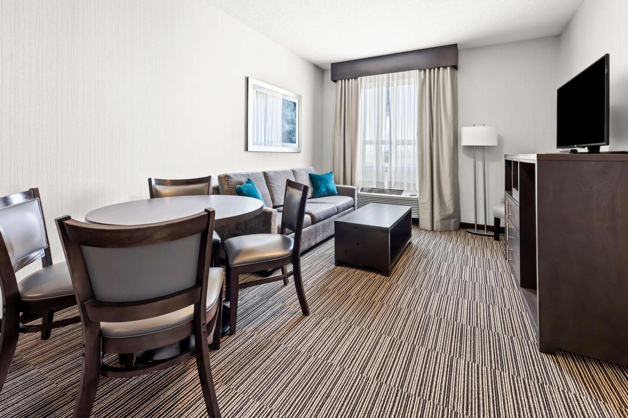 Best Western Plus Airdrie Gateway Exterior foto